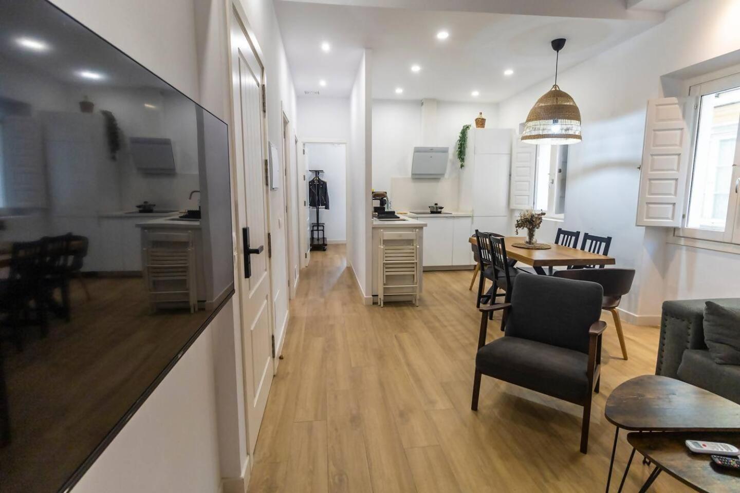 Apartamentos La Cruz Verde Кадис Екстериор снимка
